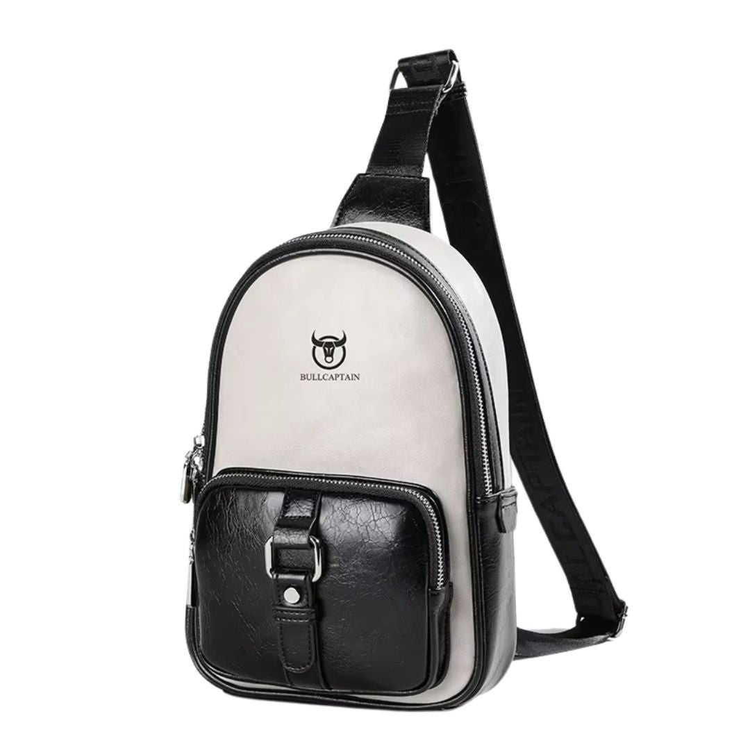 Sacoche blanche au design moderne sur fond blanc