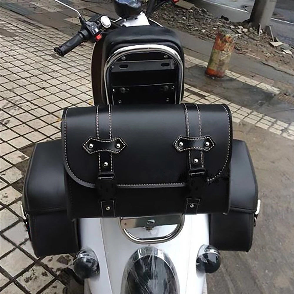 Sacoche moto noire et luxueuse