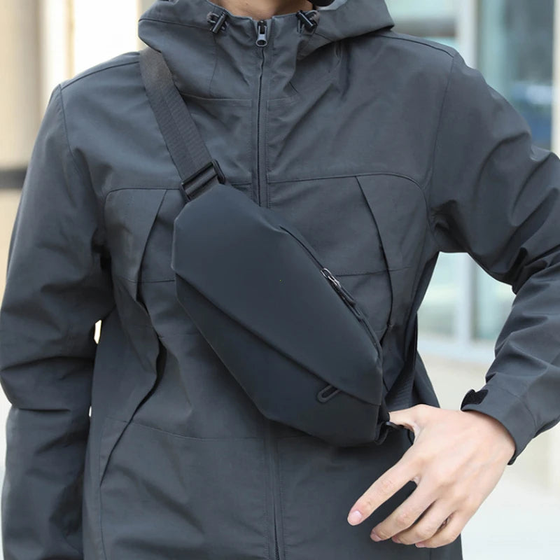 Sacoche banane homme au design minimaliste et moderne