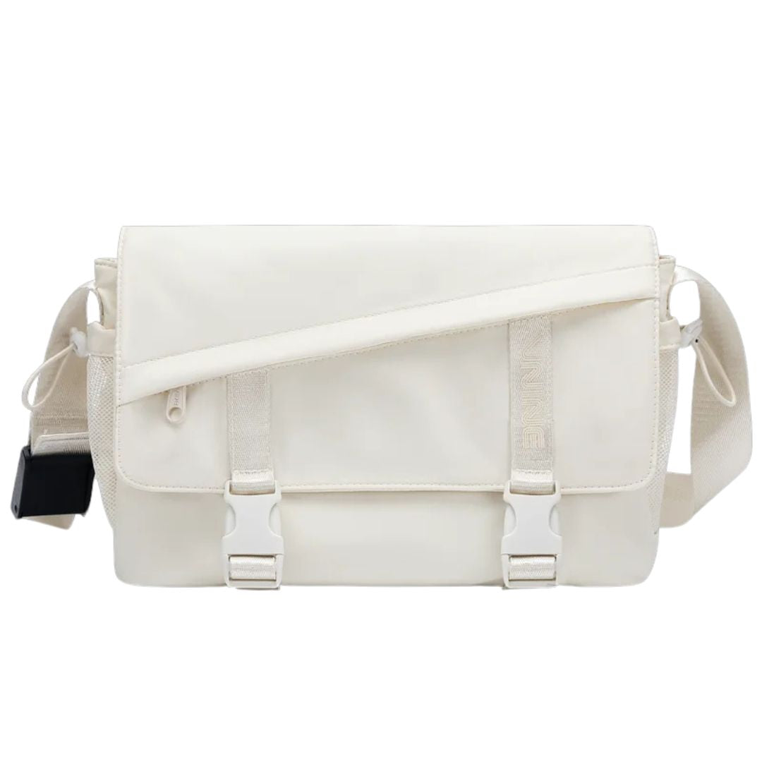 Sacoche blanche versatile en tissu oxford sur fond blanc